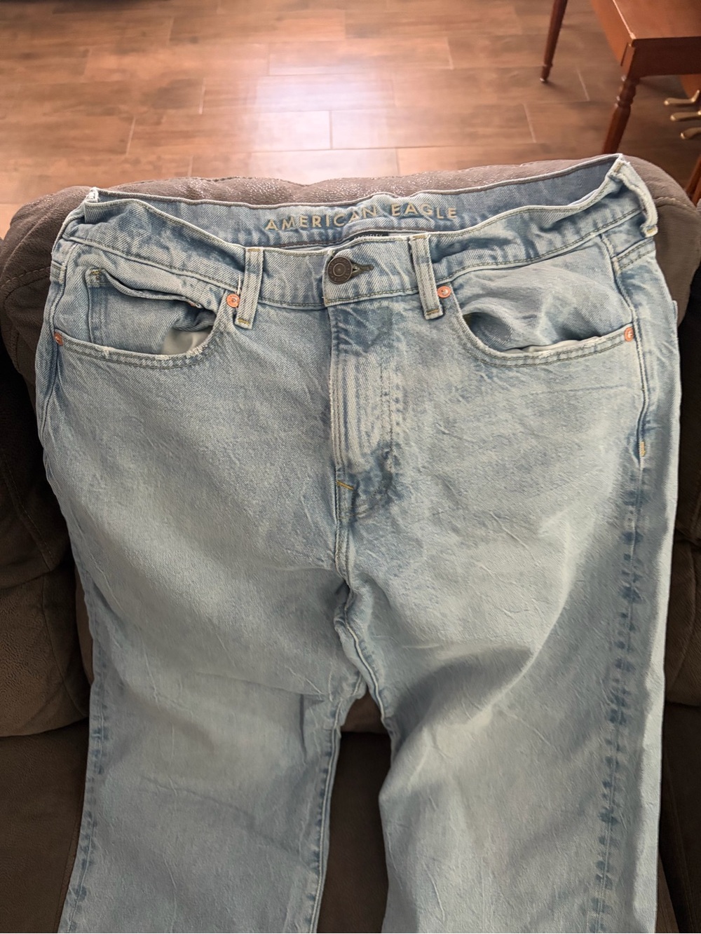 American Eagle Outfitters Light Wash Men’s Relaxed Jeans